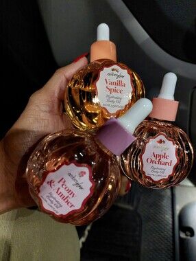 Set Of 3 Amber Glow Hydrating Body Oil Vanilla Peony And Apple Viral